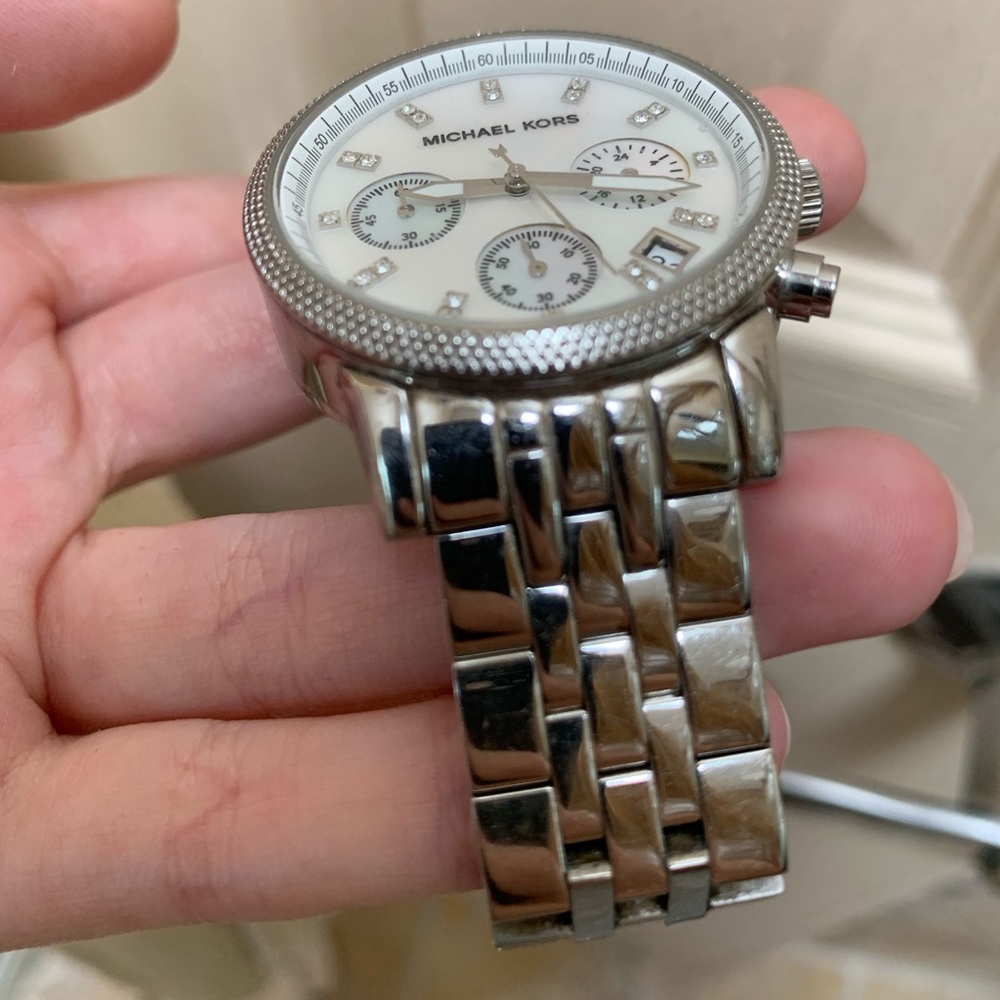 Michael Kors Women’s Watch - Picture 2 of 5
